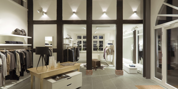 Reformas Integrales de Tiendas y Locales  Comerciales Sarrión · Diseño y Planificación de Espacios Comerciales